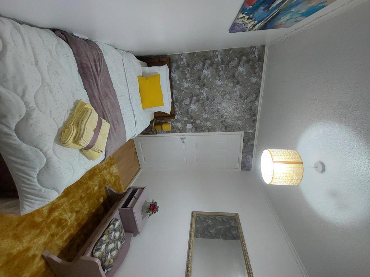 Lovely 2-Bed House In The Heart Of Woodhouse Leeds Leeds  Luaran gambar